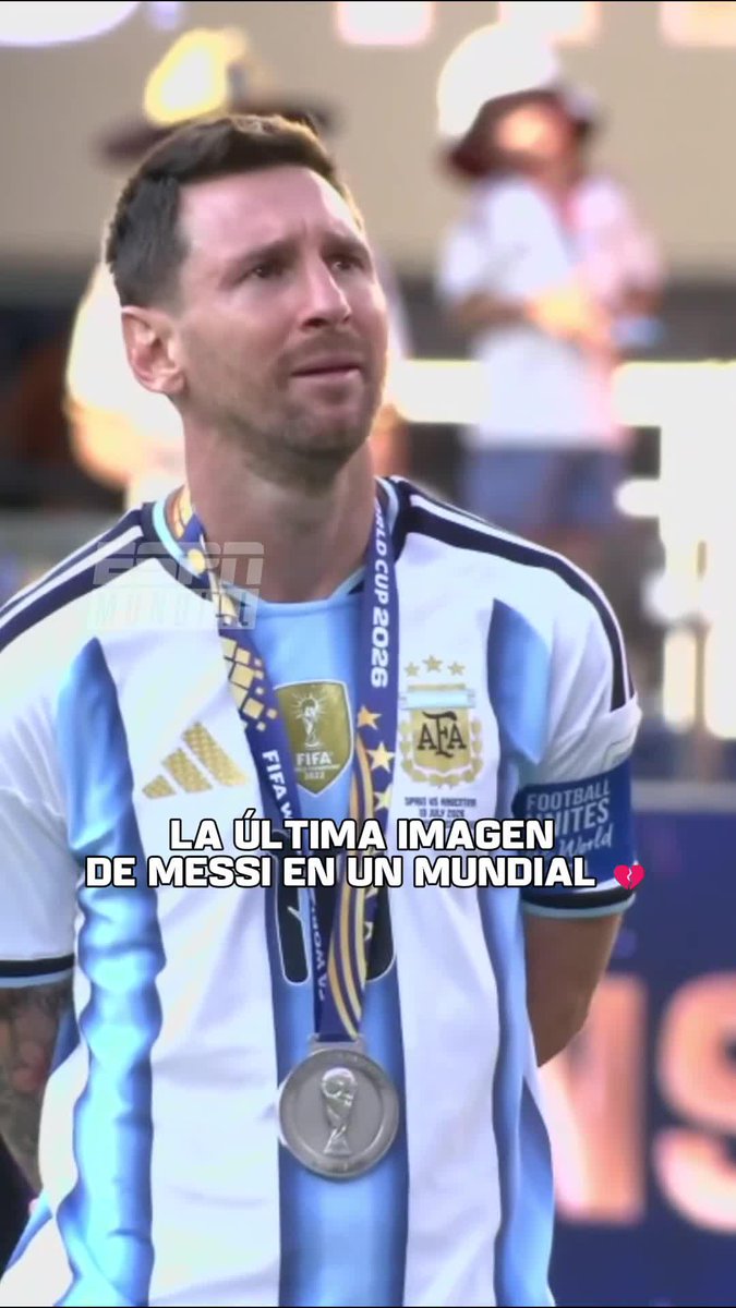 Se terminó el último tango y esta es la última imagen de Leo Messi en una Copa del Mundo: ¡emocionado hasta las lágrimas! 💔🥹 🎬 #ESPNMundial 📺 Mirá los mejores partidos de la #FIFAWorldCup por ESPN, en el Plan Premium de #DisneyPlus