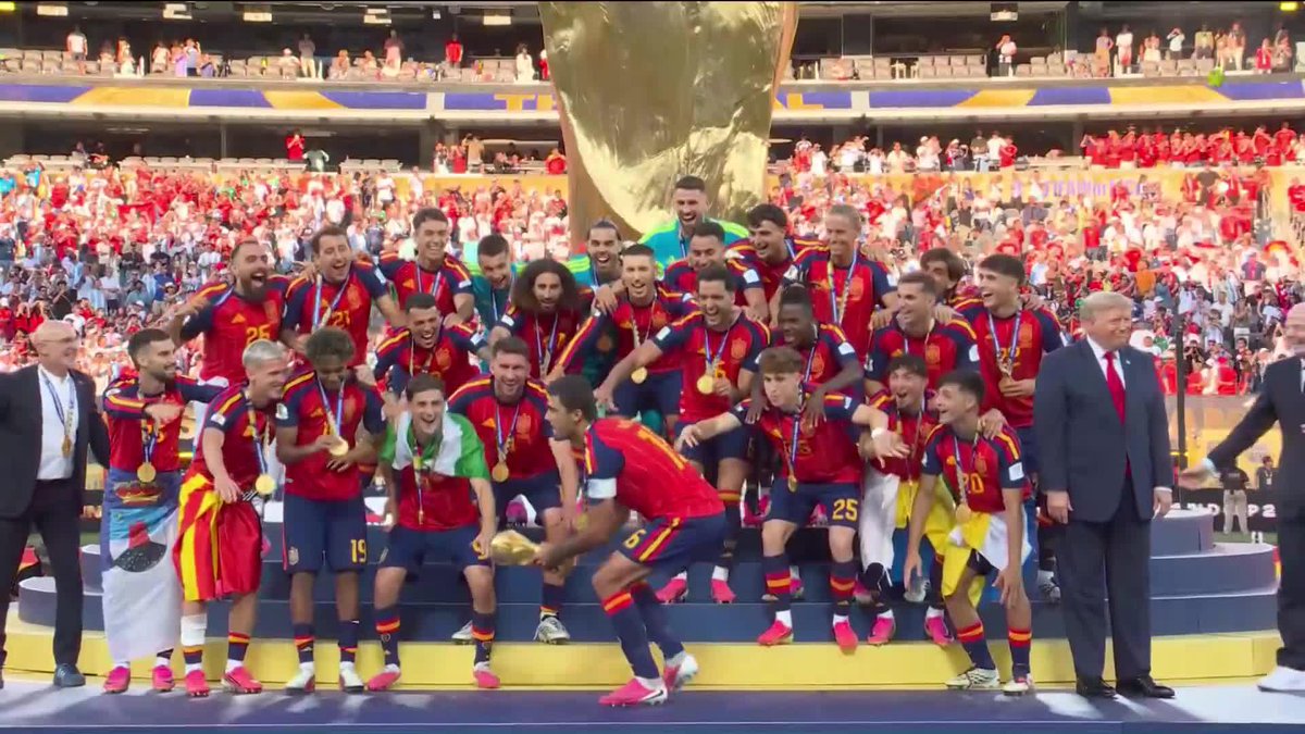 "Rodri": Porque levantó la Copa del Mundo tras la victoria de España ante Argentina