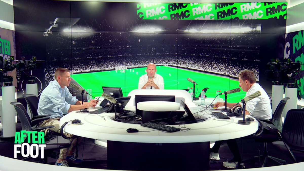 🗣🇦🇷 Georges Quirino Chaves : "Ce n'était pas un match pour Messi. L'Argentine a longtemps joué à 10. On ne peut pas mettre en valeur ce Messi là." Florent Gautreau : "Tu peux te poser la question de le sortir pendant la prolongation, est-ce que tu vas pas plus résister à 10 sans lui ?"