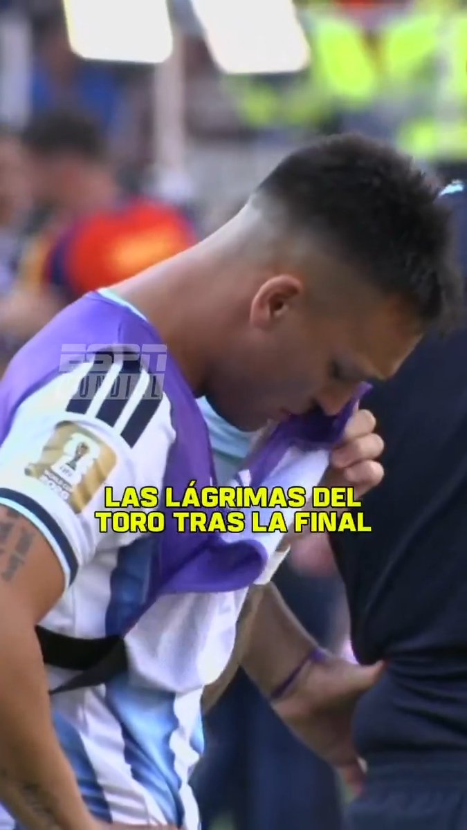 ¡ARRIBA TORO! Lautaro Martínez desconsolado tras la derrota en la Final de la Copa del Mundo. ⚽ #ESPNMundial 📺 Mirá los mejores partidos de la #FIFAWorldCup por ESPN, en el Plan Premium de #DisneyPlus