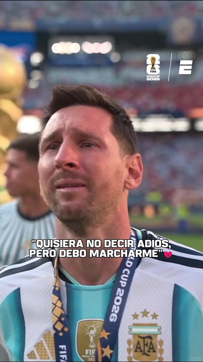 "Quisiera no decir adios, pero debo marcharme. No llores, por favor no llores. Porque vas a matarme" 💔🥹 ¡GRACIAS ETERNAS, CAPITÁN! ⚽ #ESPNMundial 📺 Mirá los mejores partidos de la #FIFAWorldCup por ESPN, en el Plan Premium de #DisneyPlus