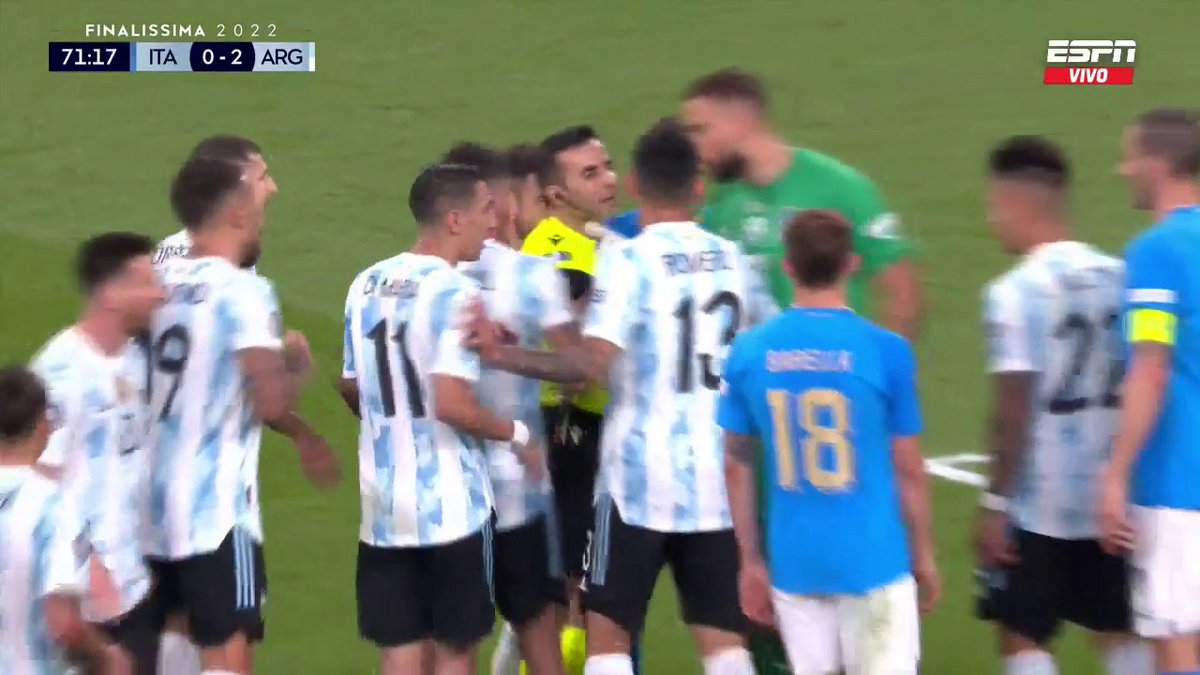 Ya más en frío. Lo que más duele de perder la final como se perdió es recordar aque alguna vez fuimos esto. Las nostalgia hermano, la nostalgia de lo que supimos ser es lo que más duele. Una de las mejores selecciones de la historia.
