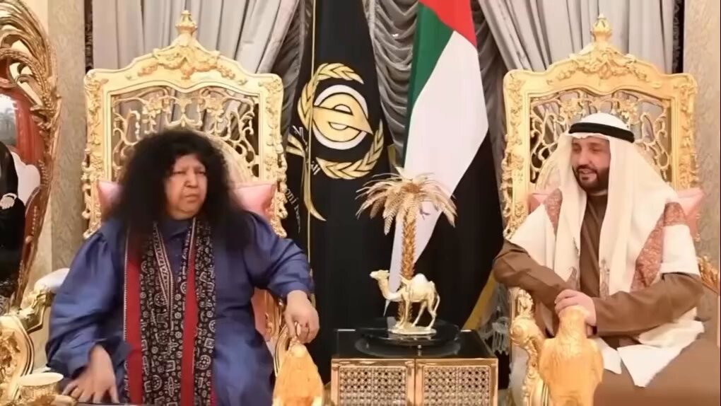 سهيل الزرعوني سفير الإمارات الثقافي حسب ما يعرف نفسه