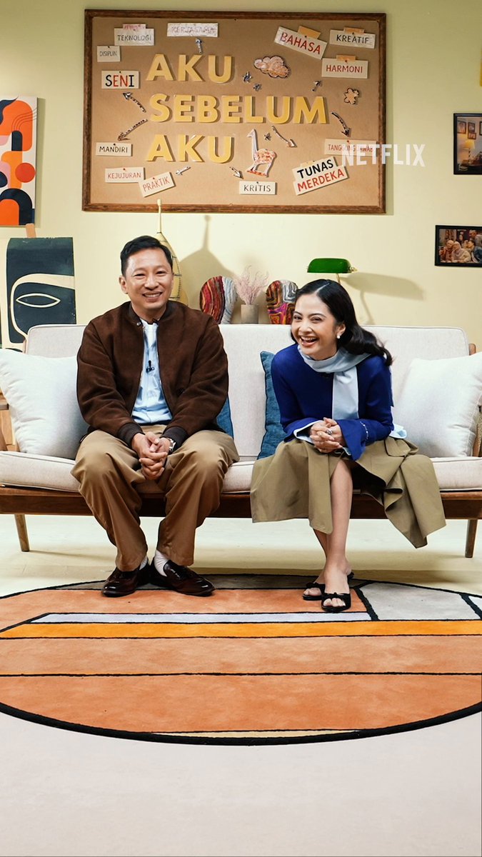 Ini nih yang dilakuin sama para orang tua kalo lagi nggak mau cerita~ Ketemu sama Ayah Ringgo Agus Rahman & Ambu Prastiwi Dwiarti di film Aku Sebelum Aku, udah tayang di Netflix.
