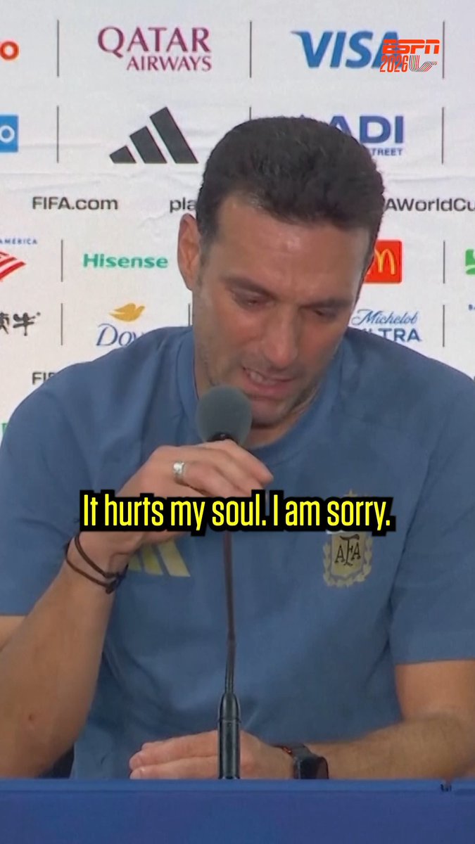 Lionel Scaloni had to leave his press conference after becoming overwhelmed with emotion