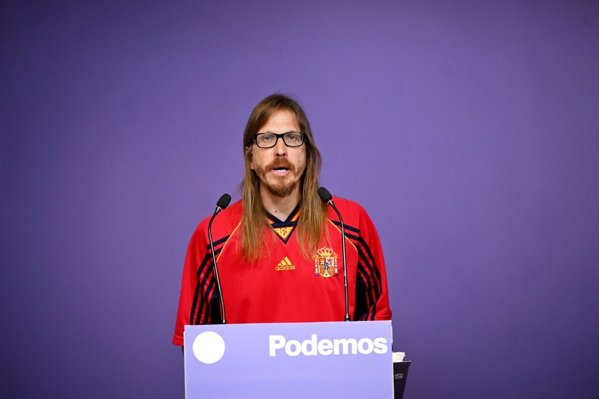 No hay semana sin que haya familias sufriendo desahucios. Podemos no va a apoyar el nuevo Real Decreto de vivienda si no incluye propuestas básicas como una nueva moratoria antidesahucios. Y nos oponemos, una vez más, a los regalos fiscales a los rentistas. 📽 Pablo Fernández