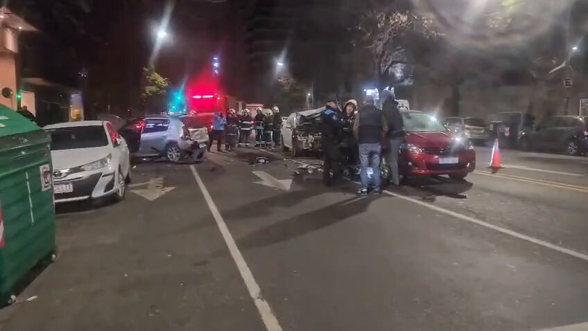 #CHOQUE EN BELGRANO 💥 #Corte de Cramen sentido al norte hacia Monroe. SAME asistir a 3 conductores 2 hombres y una mujer. Fuera de peligro.