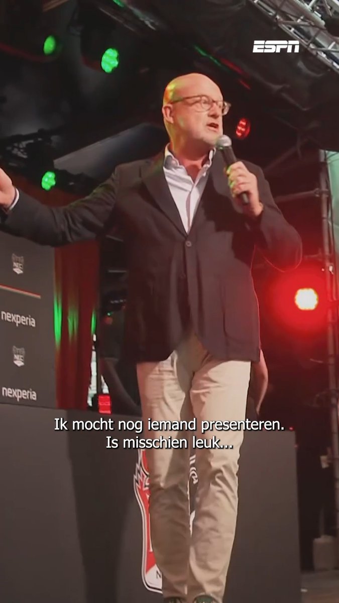Wilco van Schaik roept Dusan Tadic het podium op als nieuwe aanwinst van N.E.C. 👀😂