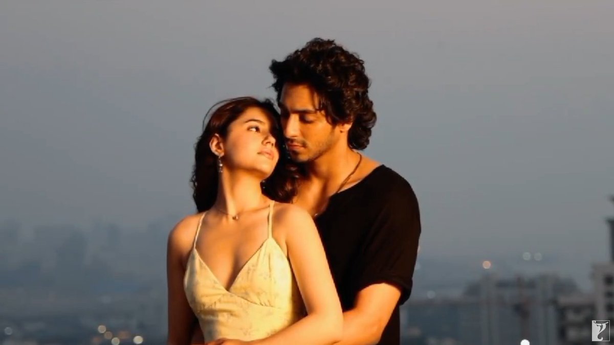 Currently obsessing over every frame 🤌🥰🫀 #1YearOfSaiyaara