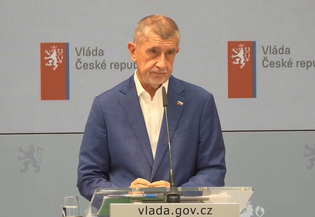 Nádvorník z Novinek už druhý týden řeší kdo pojede příští rok na summit😆😆 Premiér skvěle: Ať si jede prezident, už s ním nikdy nechci být v delegaci 👏👏😆
