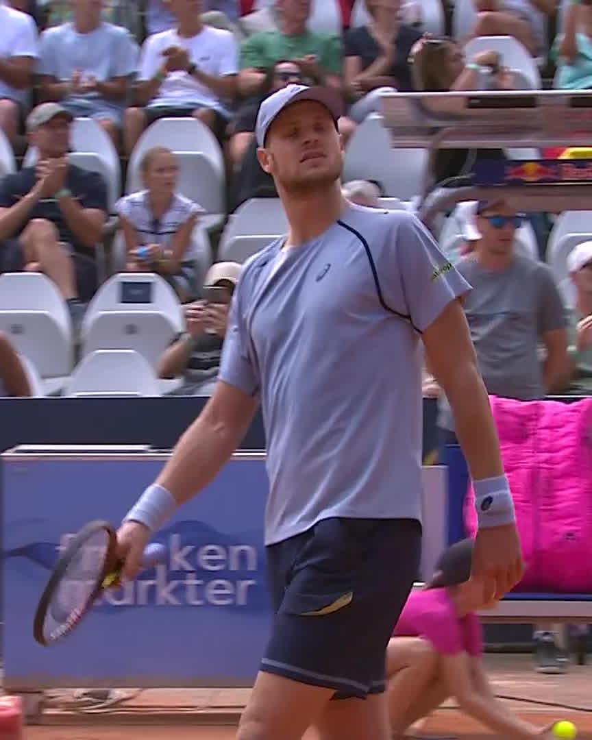 Sealed in style 👌 For the second year in a row, Hanfmann defeats Neumayer in the first round of Kitzbuhel #GeneraliOpen