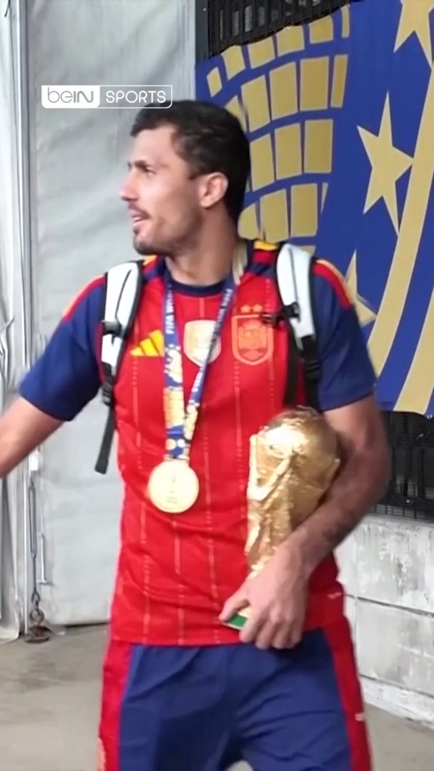 أبطال العالم يحملون الكأس إلى مدريد. 🏆🇪🇸 #كأس_العالم2026