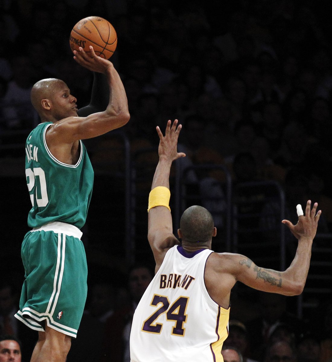 HBD Ray Allen aka Jesus Shuttlesworth, one of the greatest shooters of all-time! ▪️ 3rd most 3PTS in NBA History ▪️ NBA75 ▪️ Hall Of Fame ▪️ 2x NBA Champ ▪️ 10x All-Star ▪️ Underrated dunks ▪️ Underrated handles ▪️ Prettiest jumper?
