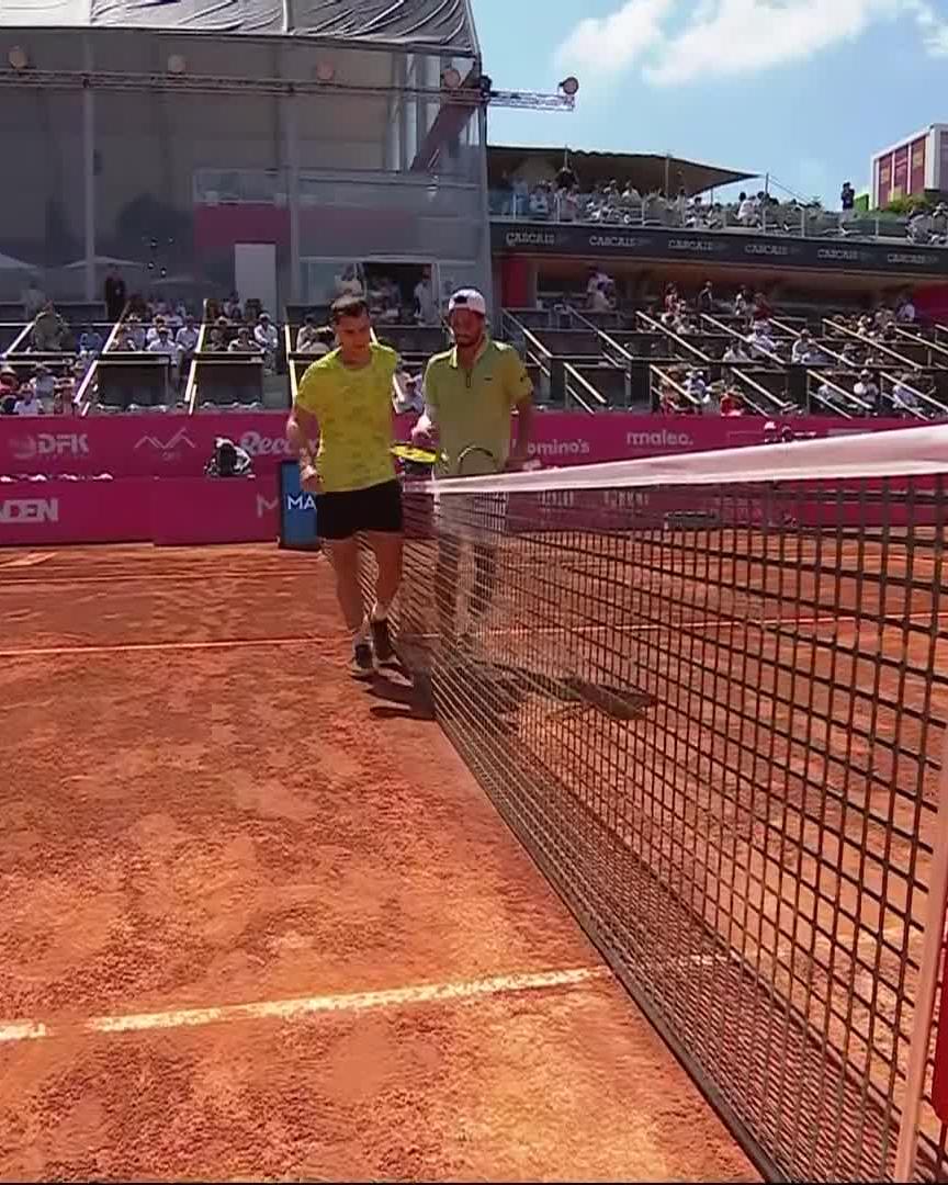 Coming through a rollercoaster ๐ข Droguet gets the better of Ugo Carabelli 6-0 3-6 6-4! #EstorilOpen