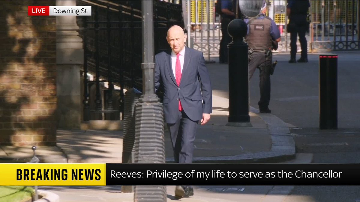 BREAKING: Former defence secretary John Healey has just been spotted walking up Downing Street and entering Number 10. Sky's Beth Rigby is live in Downing Street with Mark Austin Watch live 📺 Sky 501, Virgin 602, Freeview 233 and YouTube