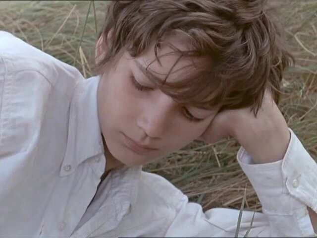 "La adolescencia es una enfermedad: una enfermedad normal, por la que la mayoría sobrevive" (Donald Winnicott) Mes petites amoureuses, 1974