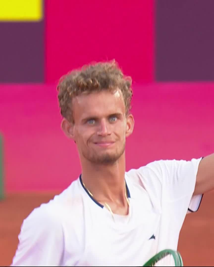 Marathon match: survived 🥵 Van Assche comes through a near 3.5 hour match 7-5 6-7 6-1 vs Silva #EstorilOpen