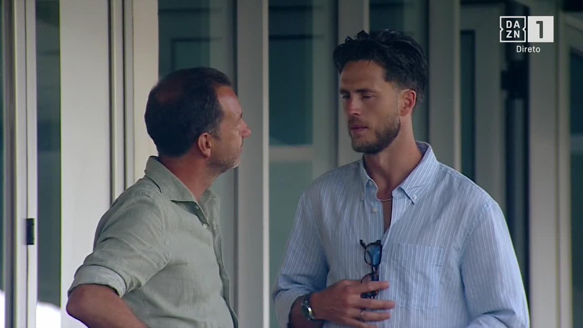 Hรก uma presenรงa especial no Algarve: Frederico Varandas ๐ค Ricky van Wolfswinkel. #DAZNDesafiosBetano