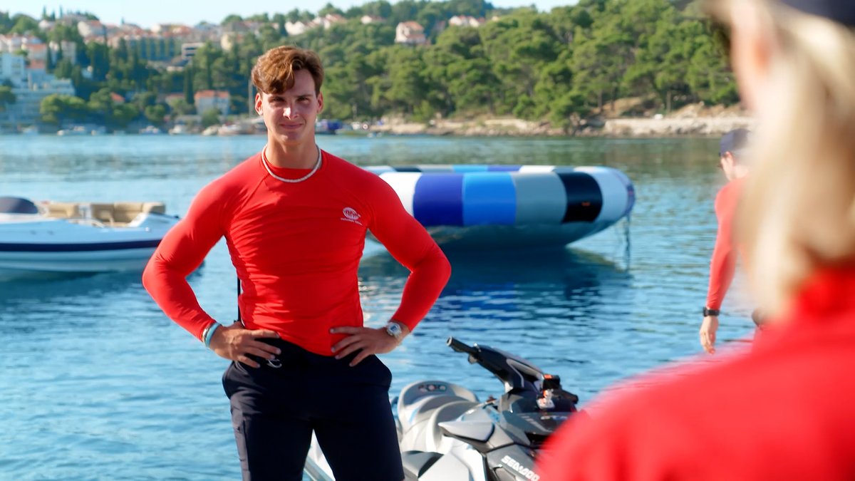 Cooper has a peanut allergy scare on tonight's new episode of #BelowDeckMed 👀🥜