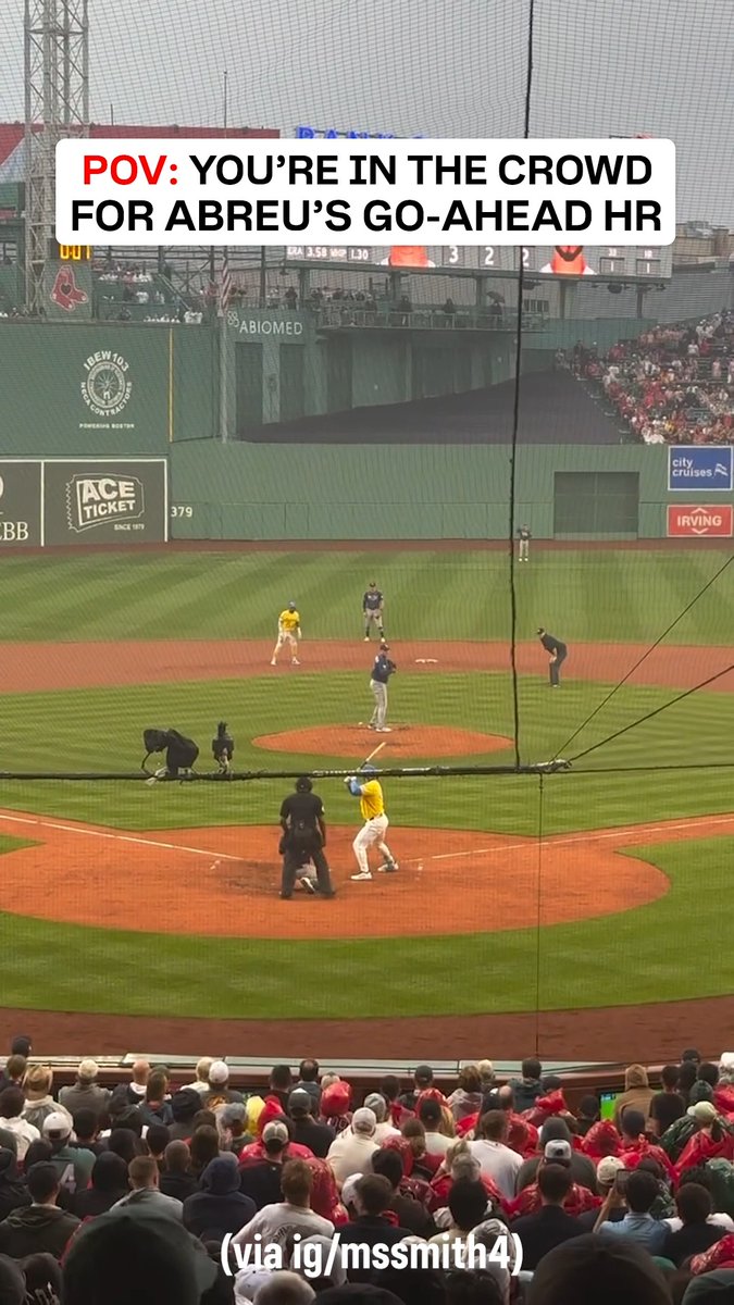 Fenway was just WAITING to erupt 🔊 (via ig/mssmith4)
