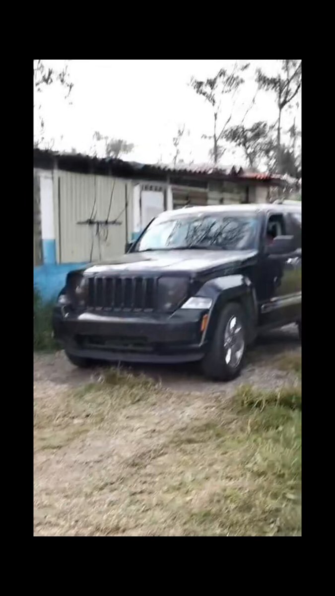 Que internet haga su magia si conoces a este sujeto o de quien es está camioneta negra placas AJG-136-A, favor de mandar información por DM.