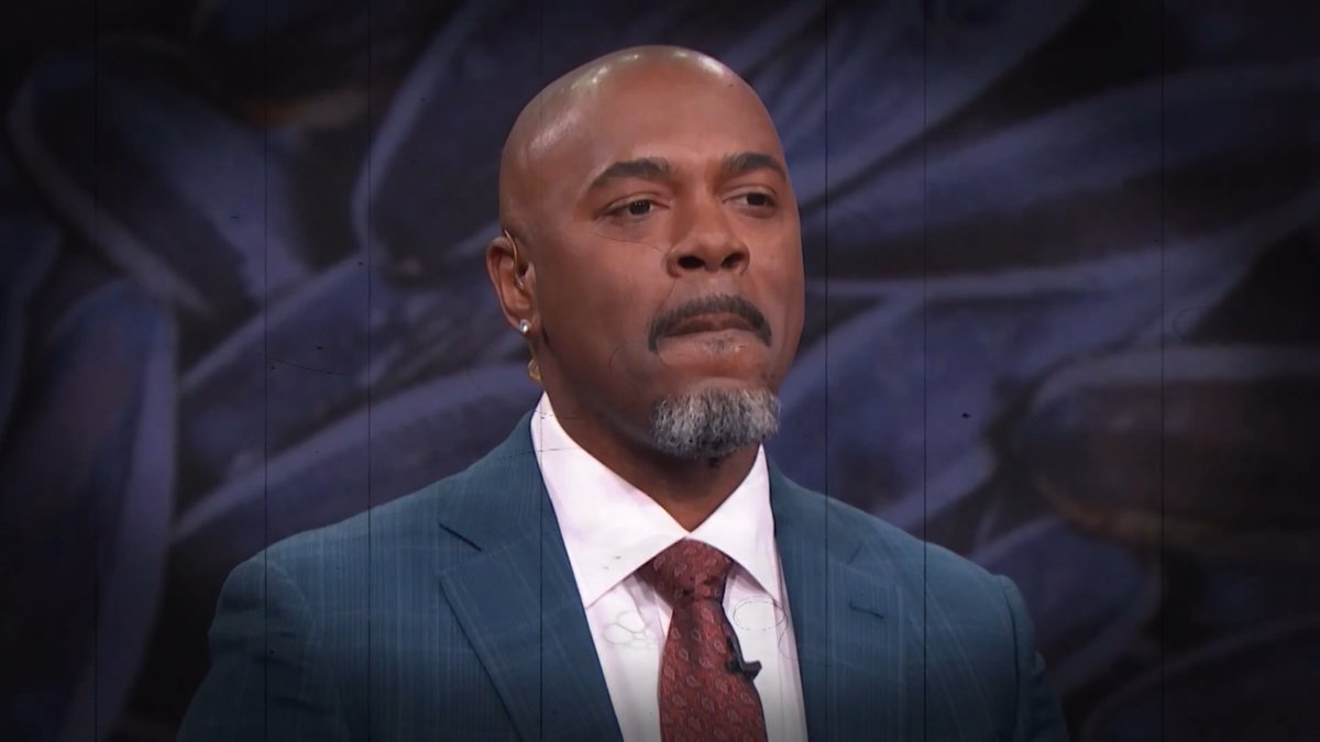 Our guy JIMMY ROLLINS needs YOUR help with guessing the exact time of tomorrow night's Dodgers-Phillies game on TBS 👀
