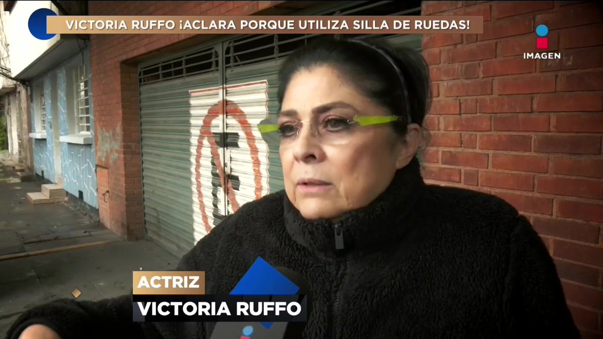 ¡Victoria Ruffo RESPONDE porqué USA silla de ruedas si puede caminar! La actriz le puso un alto a las críticas tras ser captada en el aeropuerto #DePrimeraManoTV👌 de lunes a viernes 3 pm por el 3.1 de #ImagenTelevisión: