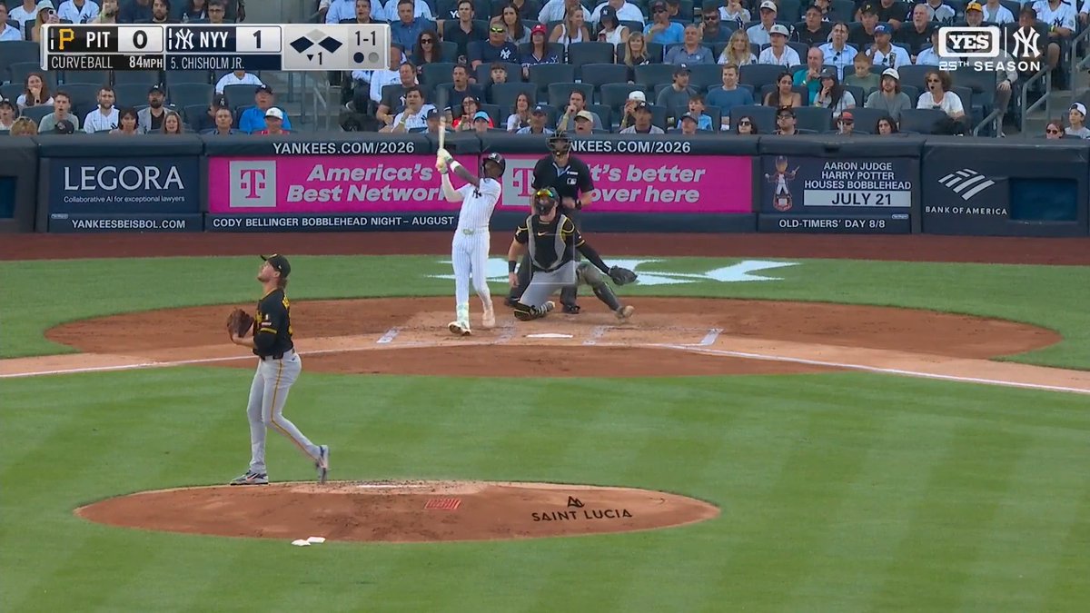 Jazz Chisholm Jr. crushes a 3-run shot!