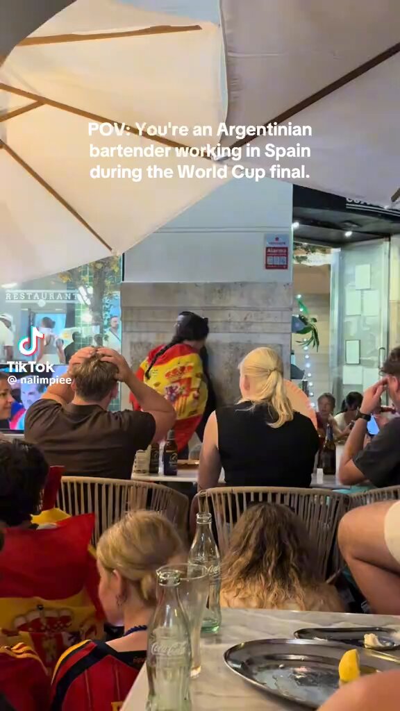 En españa durante la final del mundial agredieron a un trabajador argentino por tener puesta la camiseta de la Selección Argentina. Ven? Nos acusaron de todo y en realidad siempre fue una proyección de lo que realmente son ellos.