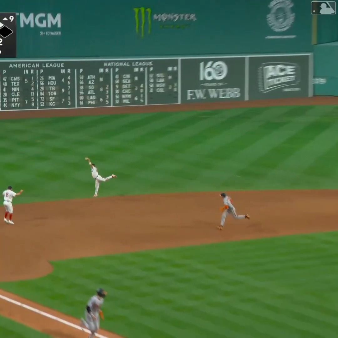 Need a moment for Cheng's catch too.