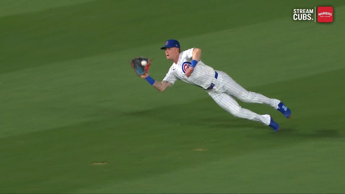 Pete Crow-Armstrong races in and makes a diving catch!
