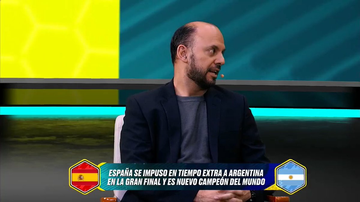 “ARGENTINA DOMINA EL TOP 3 DE LOS SUBCAMPEONES MÁS MEDIOCRES” 🇦🇷 CARLOS retoma las palabras de Raoul Ortiz 🐥 para dar un dato contundente de las tres selecciones subcampeonas con menos tiros a gol en #LaCopaxFSMX 🤯 #90xFSMX