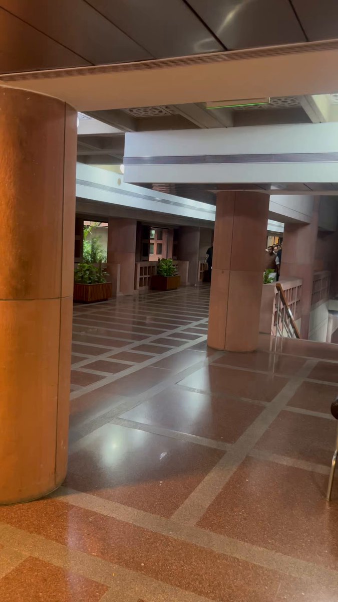 नीट पेपर लीक पर बोले पीएम मोदी। कहा नीट पर बच्चों का राजनीतिक तौर पर इस्तेमाल न हो। दोषियों को कड़ी सजा दी जाए।