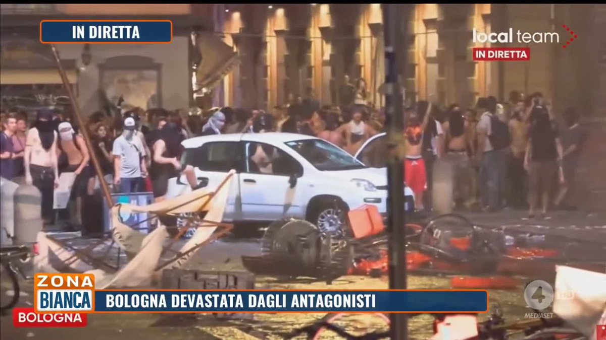 Ecco il risultato della strumentalizzazione da parte di Matteo Lepore: Bologna devastata da lanci di bombe carta e atti vandalici. Soffiando sul fuoco e invocando la piazza prima ancora della verità, ha spalancato le porte ai violenti dei centri sociali.