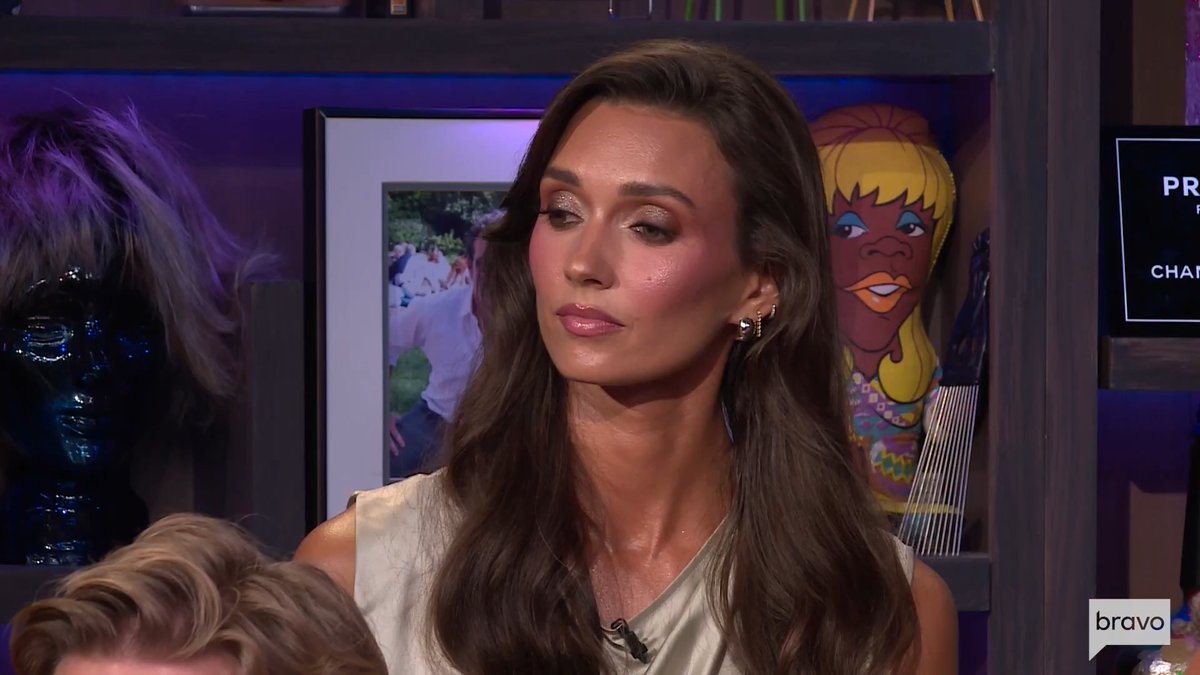 Whitney's elaborating on the mom card comment. In The City is all-new every TUESDAY!