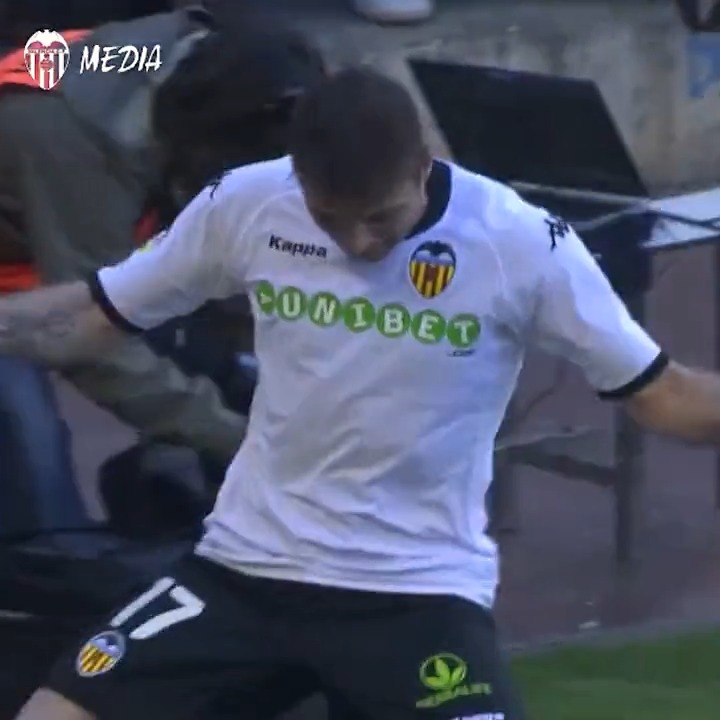 🎂 Hoy es el cumpleaños de nuestro exjugador Joaquín Sánchez ¡Felicidades, Joaquín! 🥳 #ADNVCF 🦇
