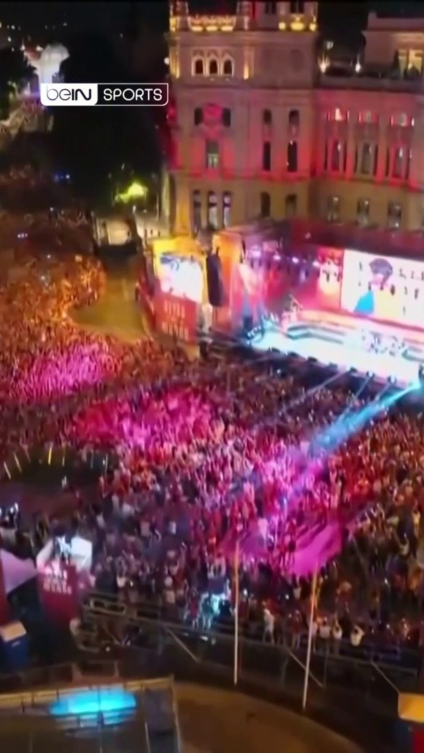 🇪🇸🏆 من شوارع مدريد إلى ساحة سيبيليس... المنتخب الإسباني احتفل مع جماهيره برفع كأس العالم في ختام يوم تاريخي لأبطال العالم. #كأس_العالم2026