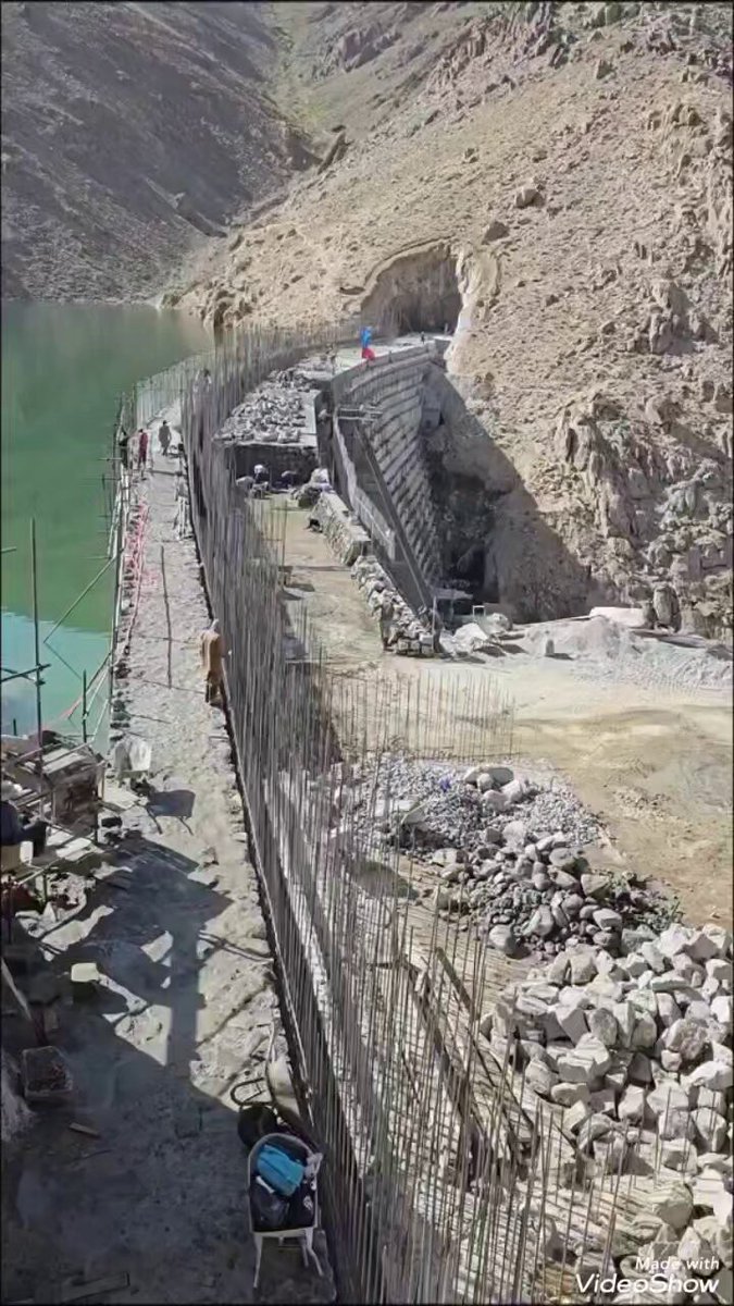 رغم قلة الإمكانات وعدم الدعم الخارجي، أنجزت الحكومة الأفغانية الحالية خلال خمس سنوات ما عجزت عنه الإدارة السابقة خلال عشرين عاماً رغم مليارات المساعدات. الحمد لله، خطوة بخطوة نحو مستقبل أفضل يعتمد على الذات ووحدة المسلمين. #أفغانستان