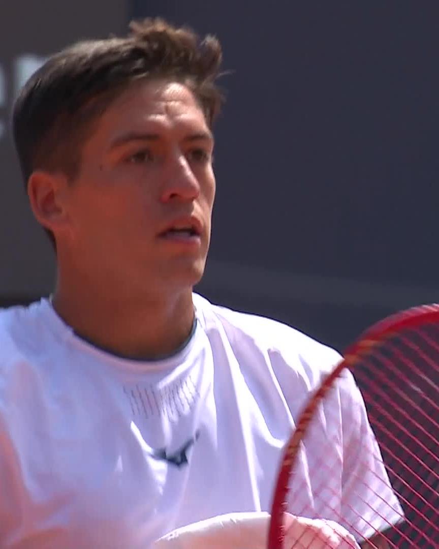 Vamos 🙌 2023 champ Sebastián Báez claims his first win over Kecmanovic to move through in Kitzbühel #GeneraliOpen