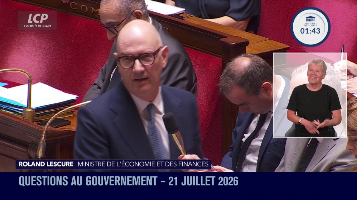 "Cela faisait longtemps qu'un député du RN ne m'avait pas demandé de baisser la TVA sur l'énergie", ironise le ministre de l'Économie, Roland Lescure. "La baisse de TVA sur l'essence, ça coûte une fortune, c'est inefficace et c'est profondément injuste." #QAG