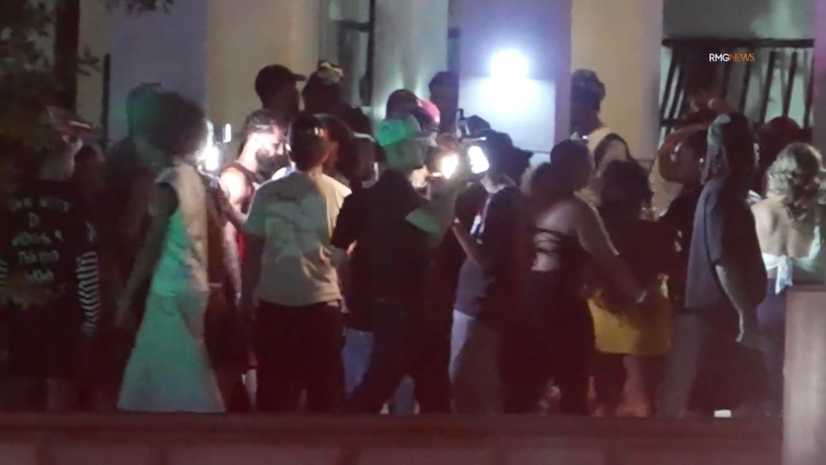 LAPD shuts down a Streamer University graduation party. 🎉🚓