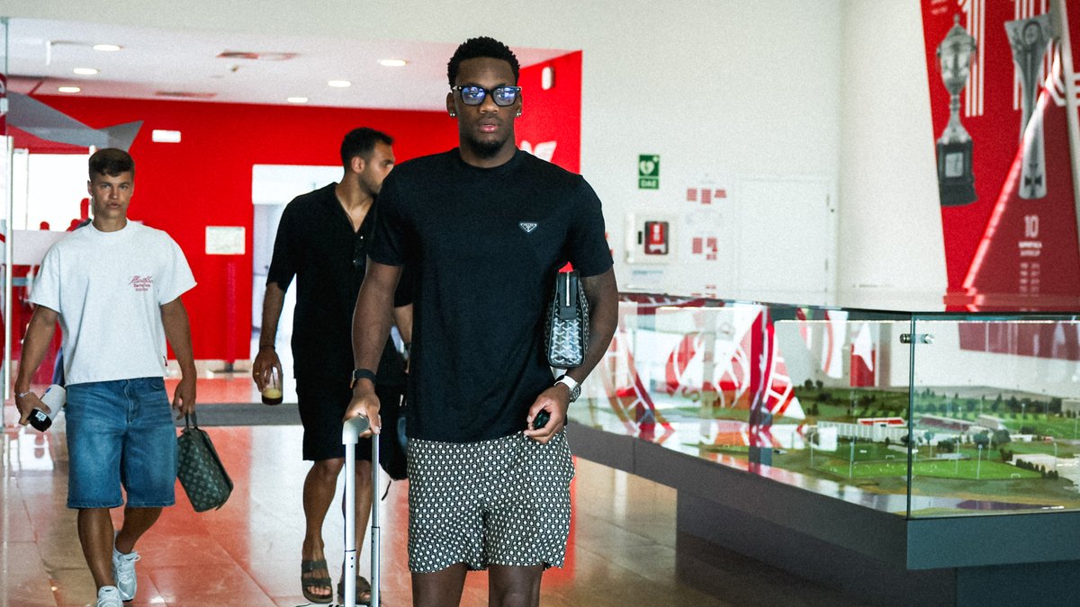 ยกBienvenido al Benfica Campus, Jhon Durรกn! ๐ชน๐ฆ