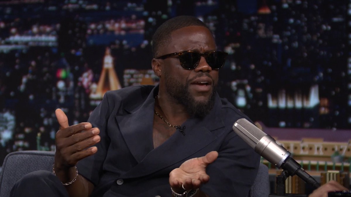 .Kevin Hart says he was invited to Fanatics Fest because he was the quarterback for his church league 🤣 #FallonTonight