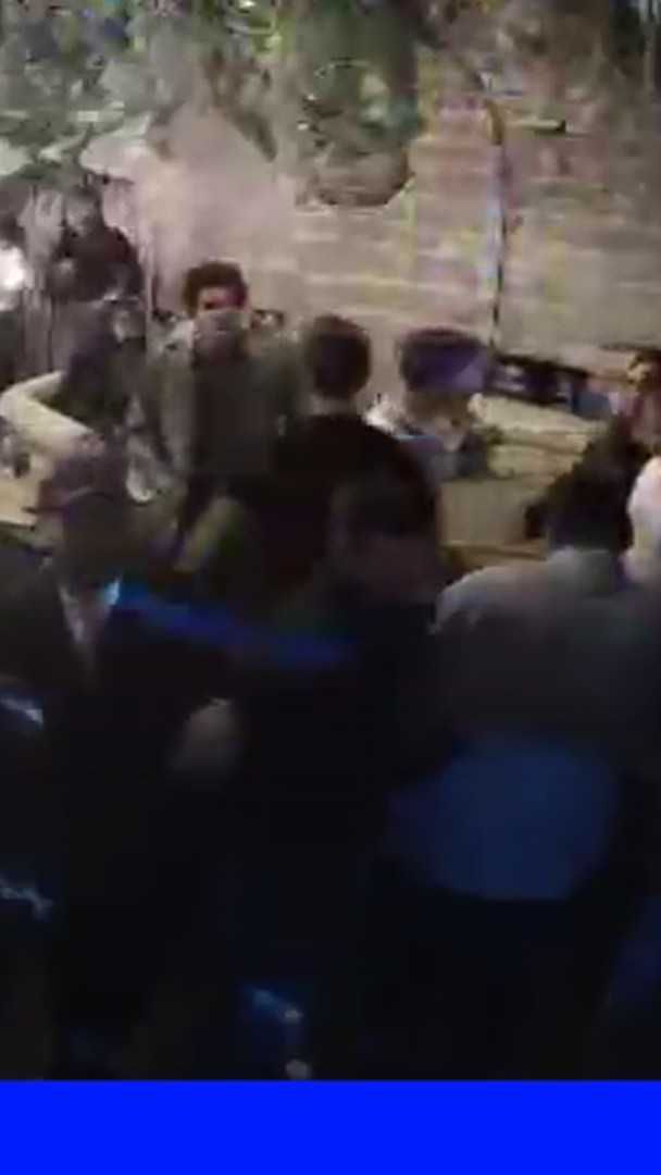 Saluts nazis, coup de boule…Trois militants d’extrême droite jugés après l’agression de deux journalistes à Paris