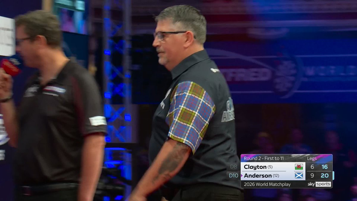 ANDERSON ONE AWAY! Gary Anderson is closing in on a place in the quarter-finals! The Scot punishes more missed doubles from Clayton to extend his advantage to 10-6! 📺 #MatchplayDarts