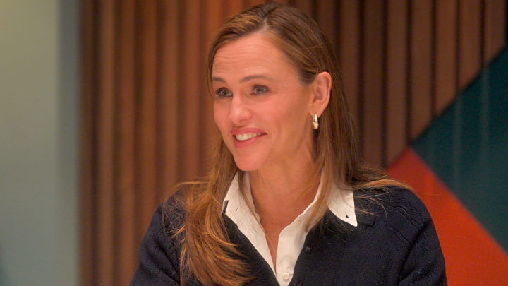Jennifer Garner reveals the hard truths of living with the paparazzi 🎙️: Shut Up Evan, only on Netflix