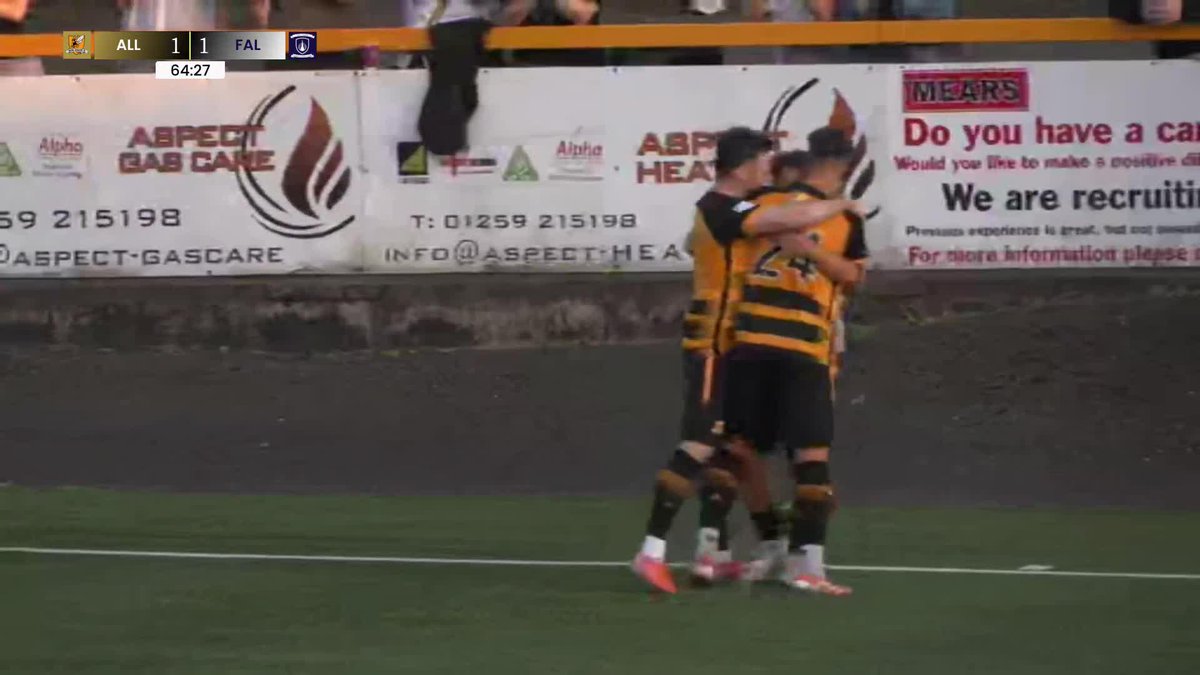 16-year-old Kyle Glasgow scores his first goal in professional football! 🌟 The on-loan Rangers teenager brings Alloa Athletic FC level with a fine strike 🐝 #PremierSportsCup