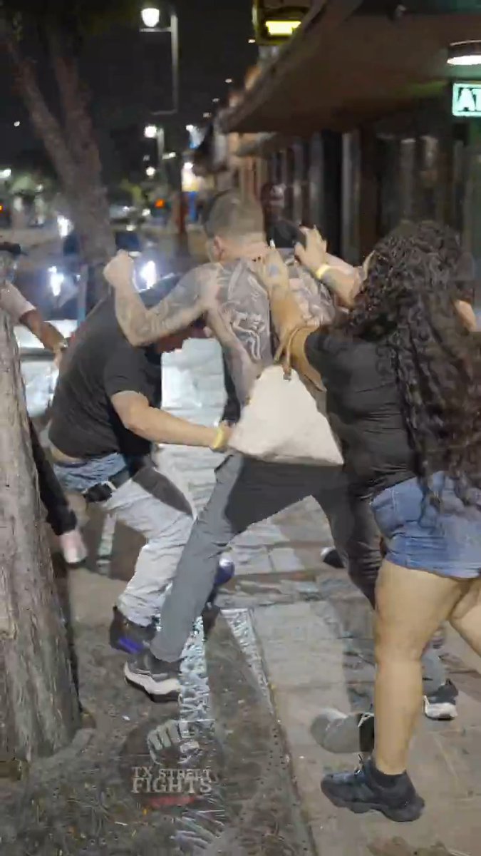 Fight breaks out on 6th Street Austin TX 7-16-2026 #fight #texas
