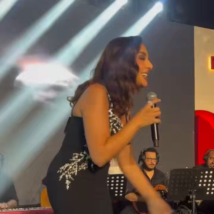 انغام شكلها مبسوطه لأن احتمالات الفراق كل يوم تزيد