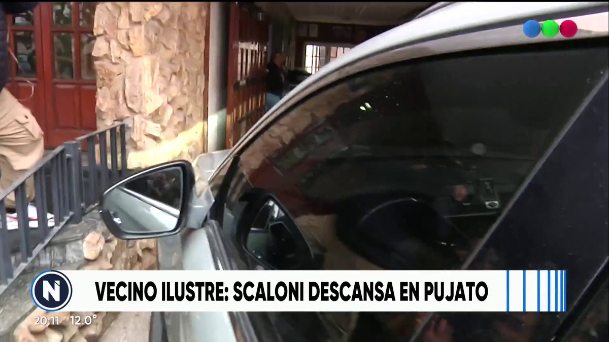Lionel Scaloni y Pujato, un solo corazón: el DT de la Selección argentina salió a recorrer las calles para saludar y se emocionó con el recibimiento de la gente. Mirá más en #TelefeNoticias en vivo en